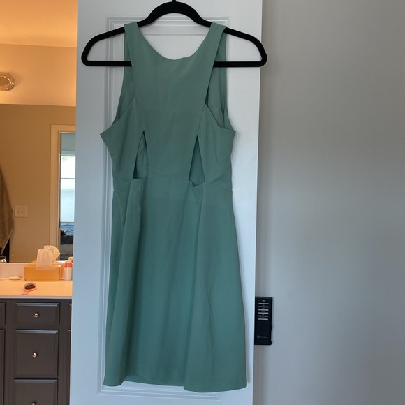 NWOT back cut out dress - Picture 5 of 5